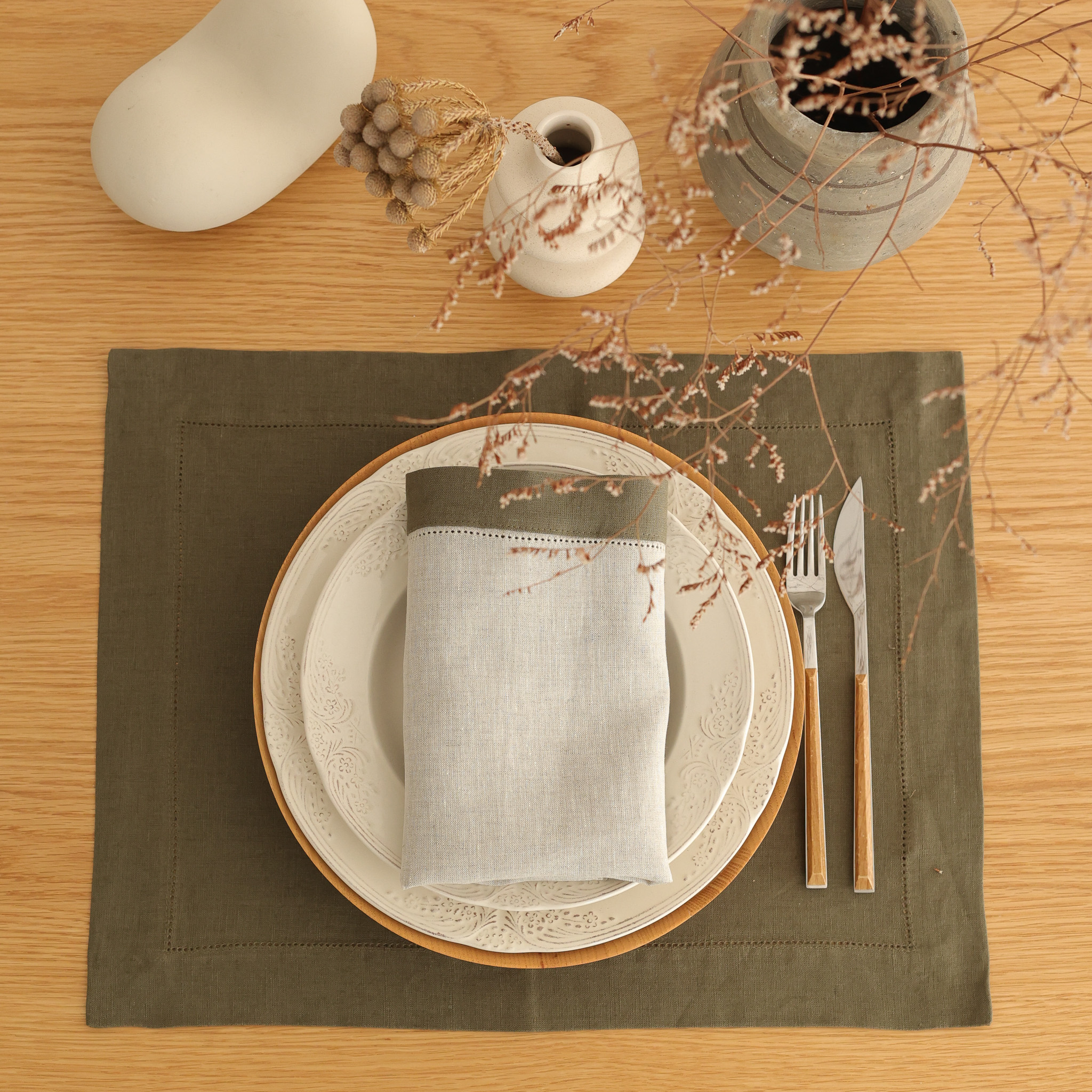 Oliva Linen Placemat & Napkin 